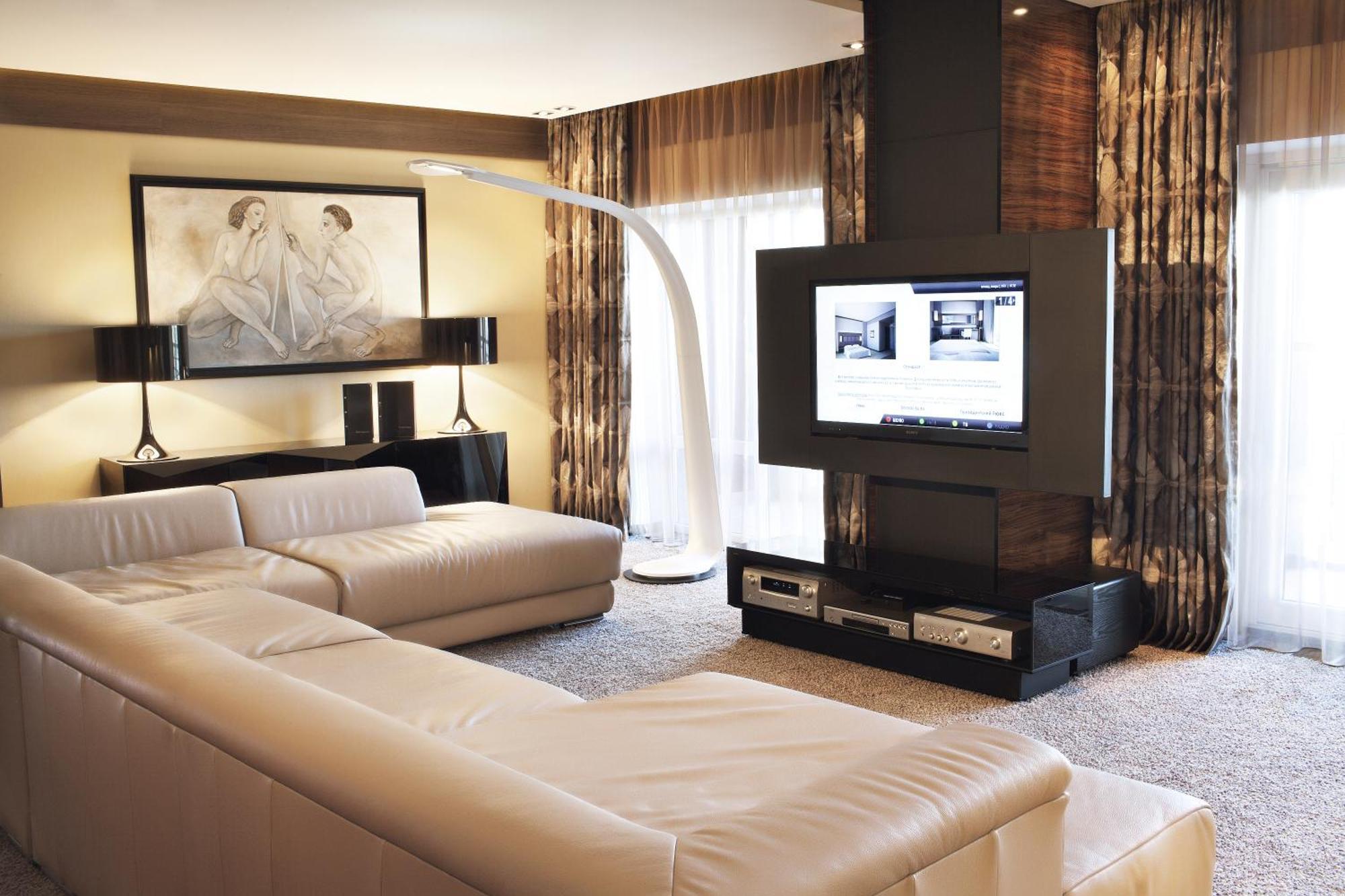 Mirotel Resort And Spa Truskavets Ngoại thất bức ảnh A living room with a television