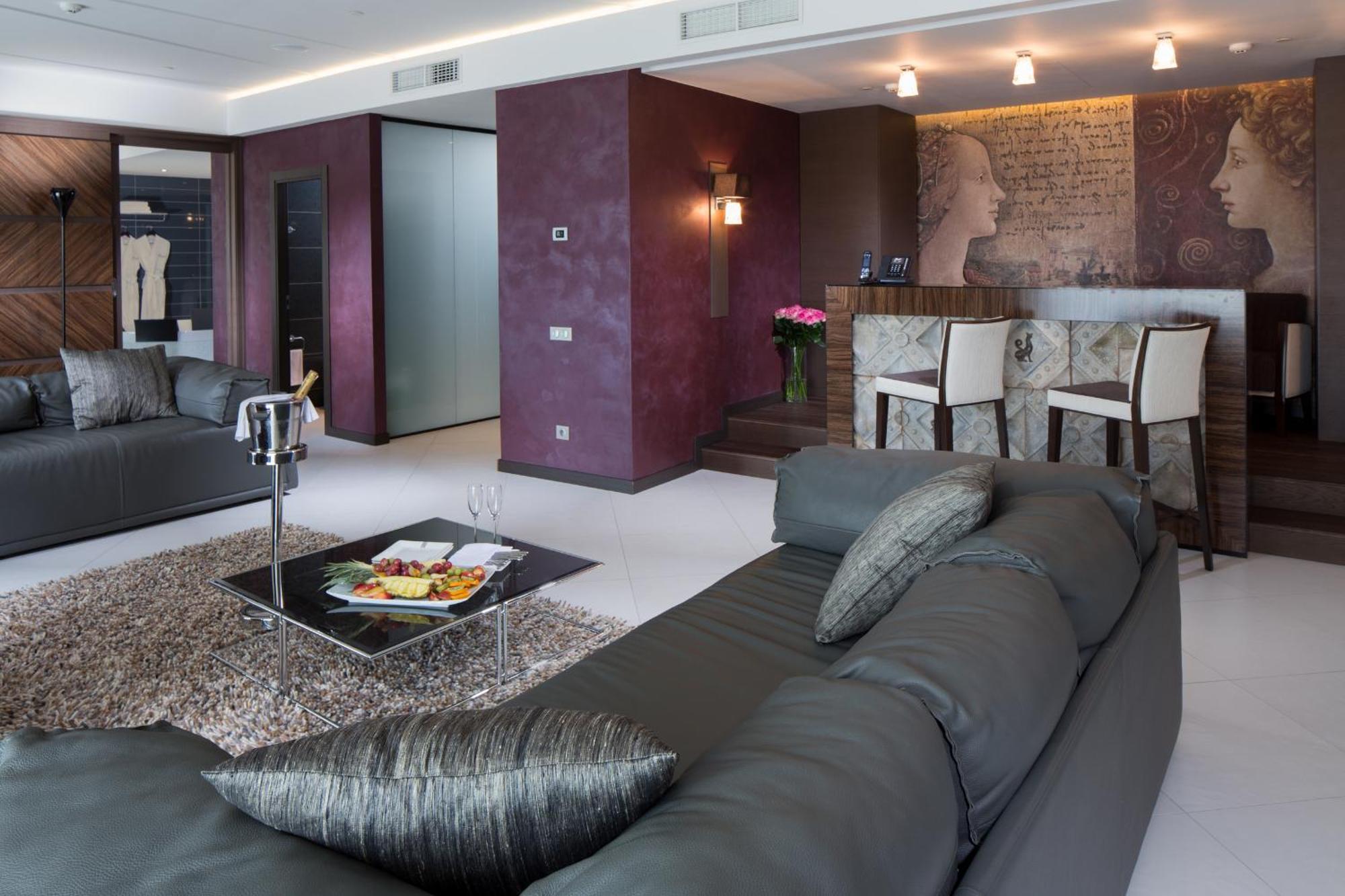 Mirotel Resort And Spa Truskavets Phòng bức ảnh A penthouse apartment in the complex