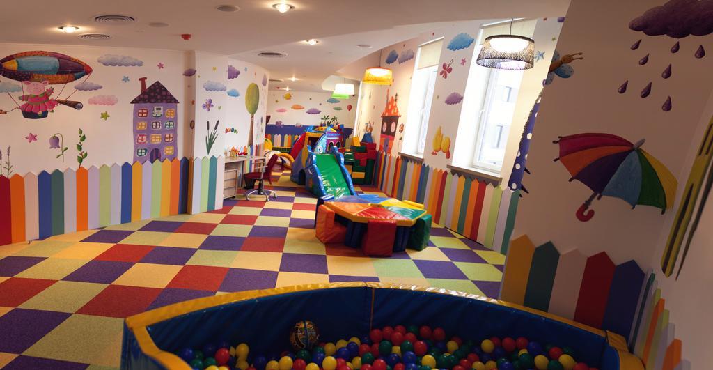 Mirotel Resort And Spa Truskavets Ngoại thất bức ảnh The Children's Centre