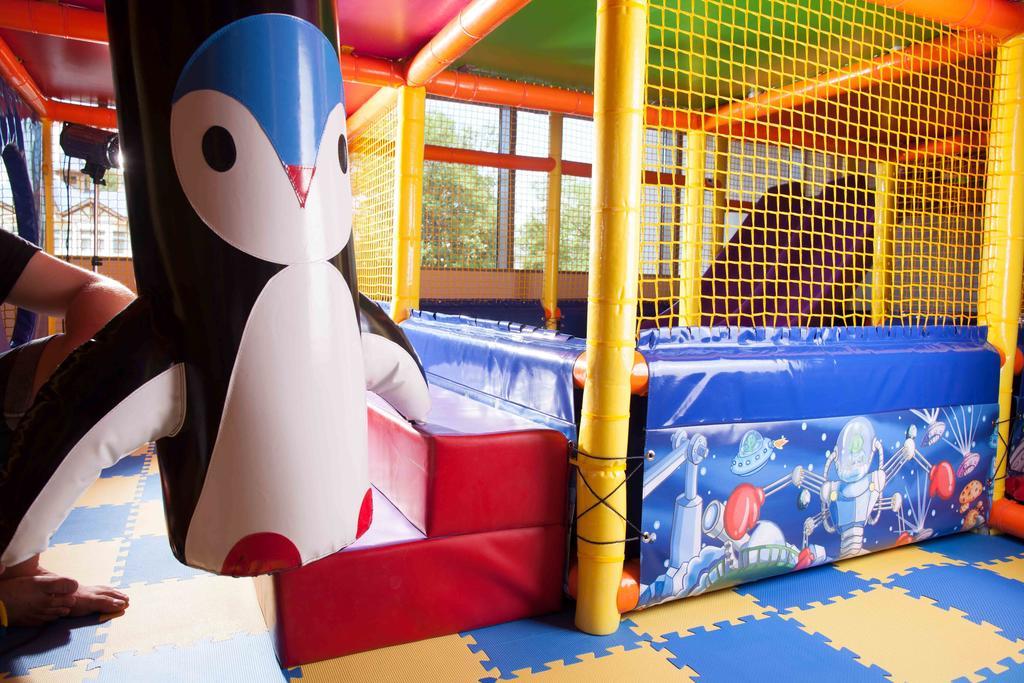 Mirotel Resort And Spa Truskavets Ngoại thất bức ảnh The Penguin Playland