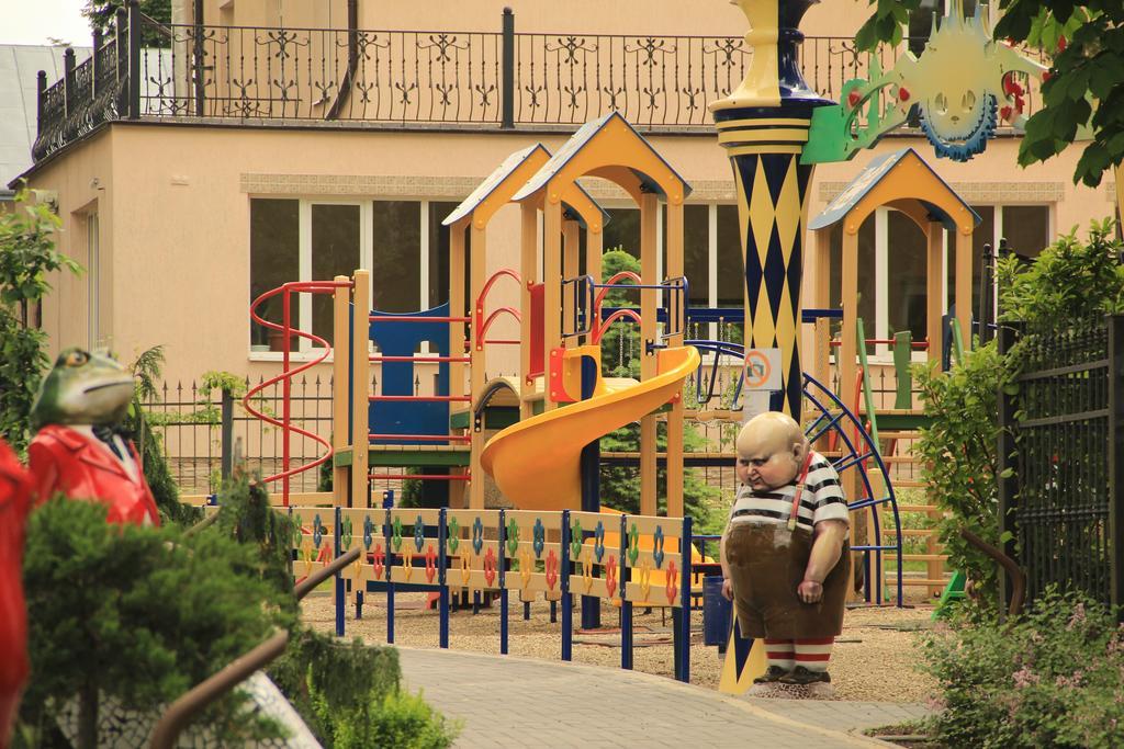Mirotel Resort And Spa Truskavets Ngoại thất bức ảnh Playground in Prague
